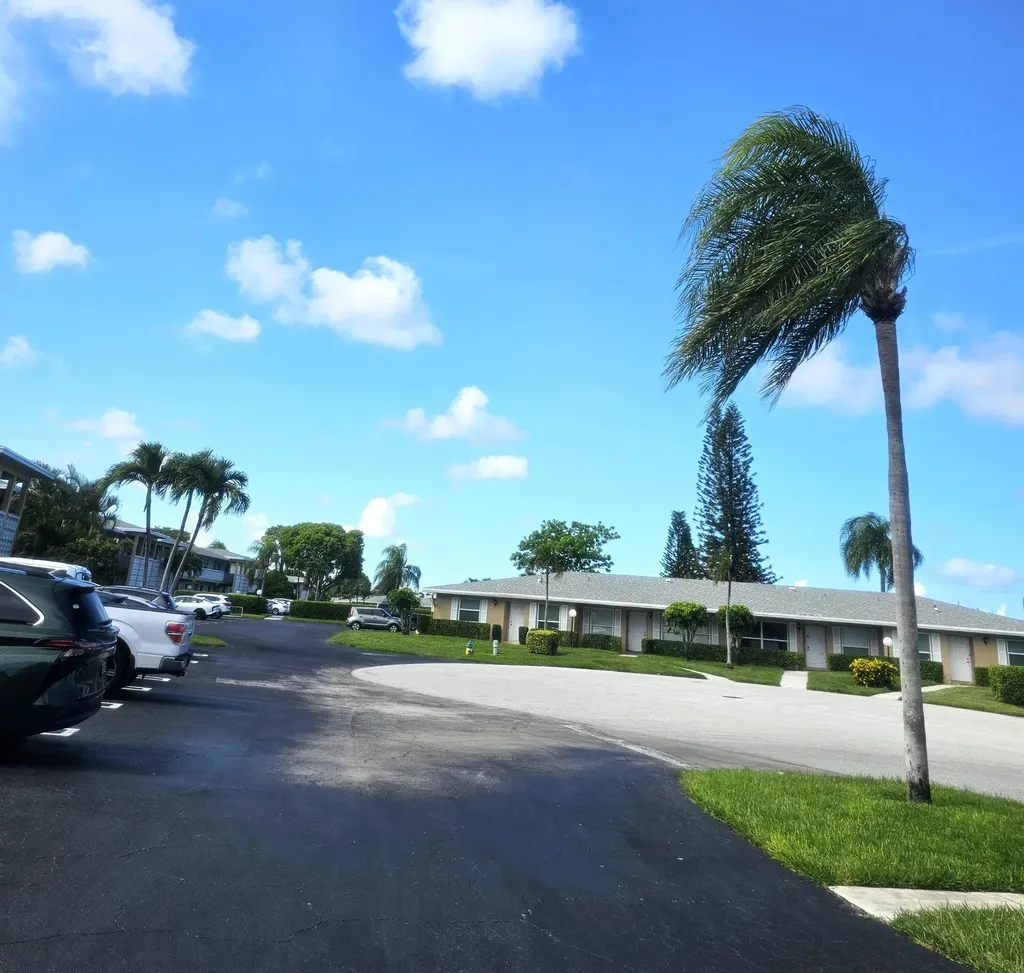1141 Violet Terrace Delray Beach FL 33445