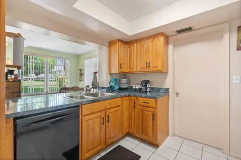 5017 NW 49th Road Tamarac FL 33319