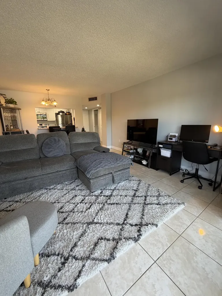 4174 Inverrary Drive Lauderhill FL 33319