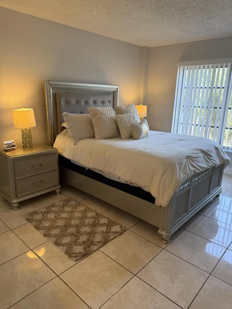 4174 Inverrary Drive Lauderhill FL 33319
