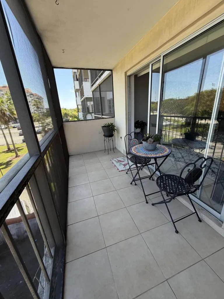 4174 Inverrary Drive Lauderhill FL 33319