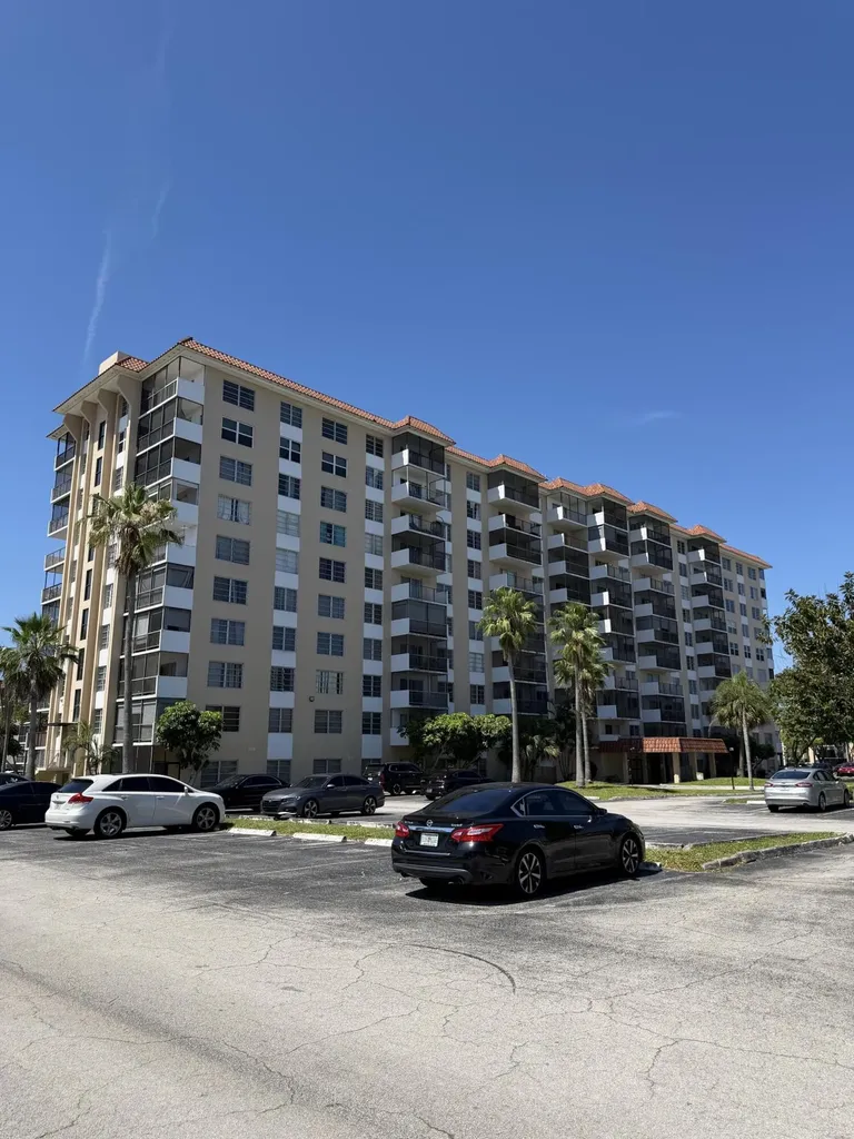 4174 Inverrary Drive Lauderhill FL 33319