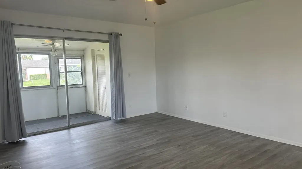 2723 Dudley Drive W West Palm Beach FL 33415