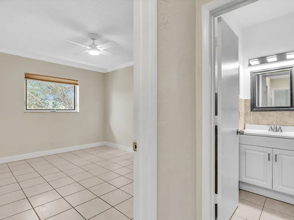 3421 NE 15th Avenue Oakland Park FL 33334