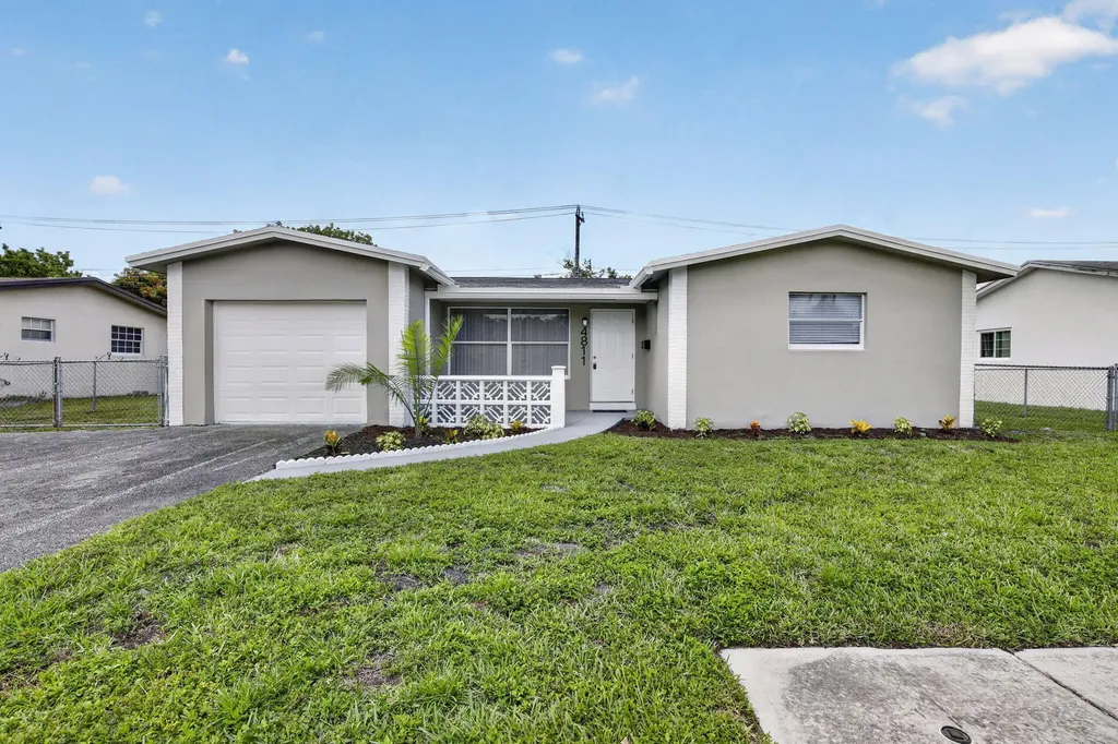 4811 NW 20th Street Lauderhill FL 33313