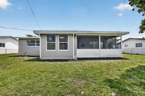 4811 NW 20th Street Lauderhill FL 33313