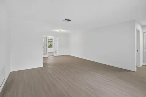 4811 NW 20th Street Lauderhill FL 33313