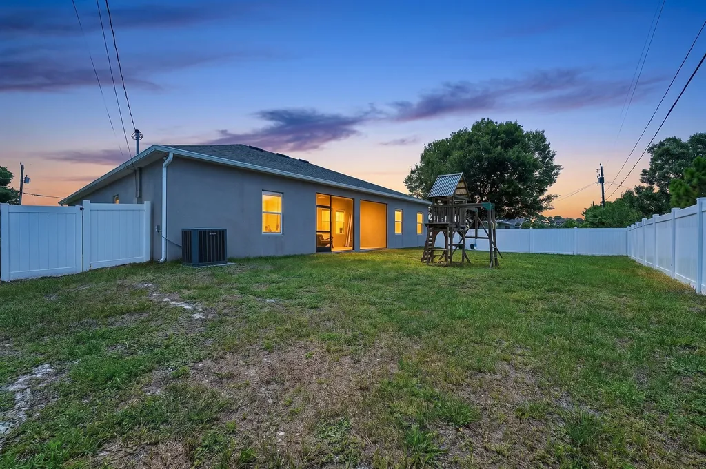 3757 SW Kistler Street Port St Lucie FL 34953
