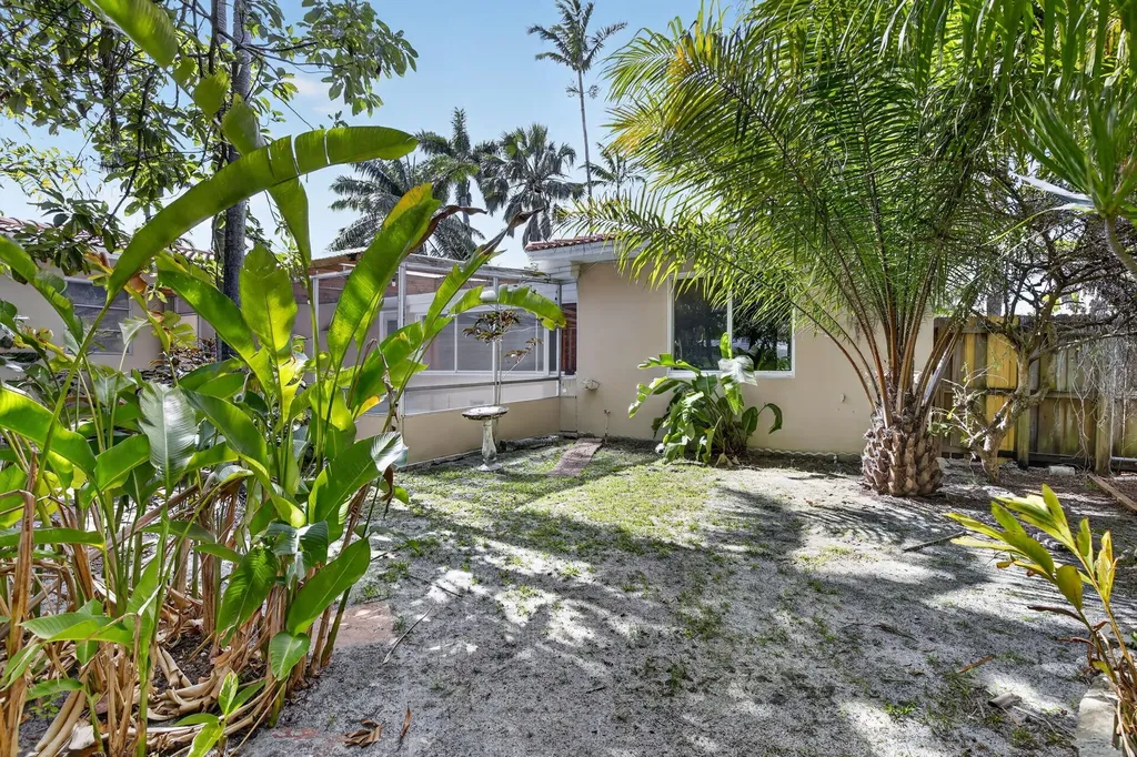 742 Hollywood Boulevard Hollywood FL 33019