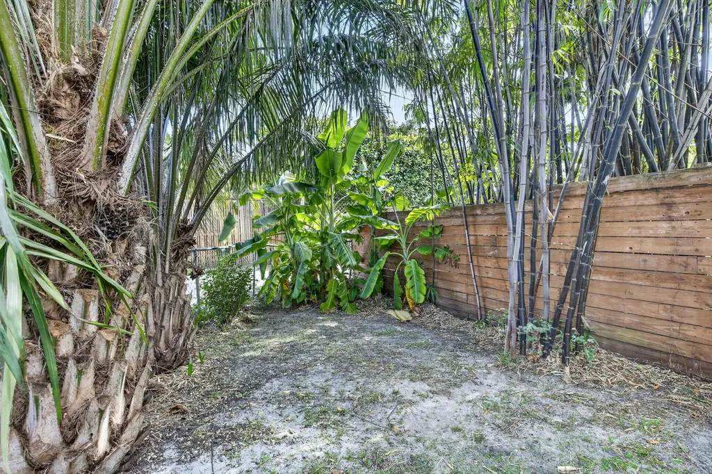 742 Hollywood Boulevard Hollywood FL 33019
