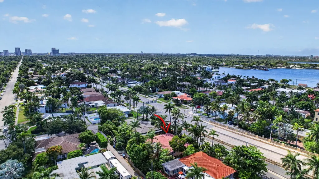 742 Hollywood Boulevard Hollywood FL 33019