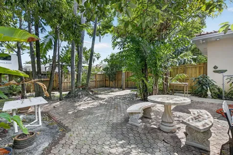 742 Hollywood Boulevard Hollywood FL 33019