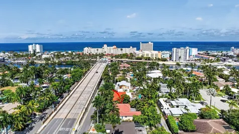 742 Hollywood Boulevard Hollywood FL 33019