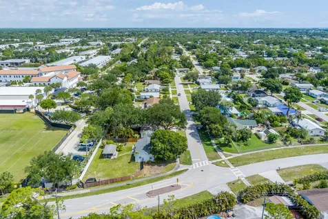 808 Iroquois Street Jupiter FL 33458