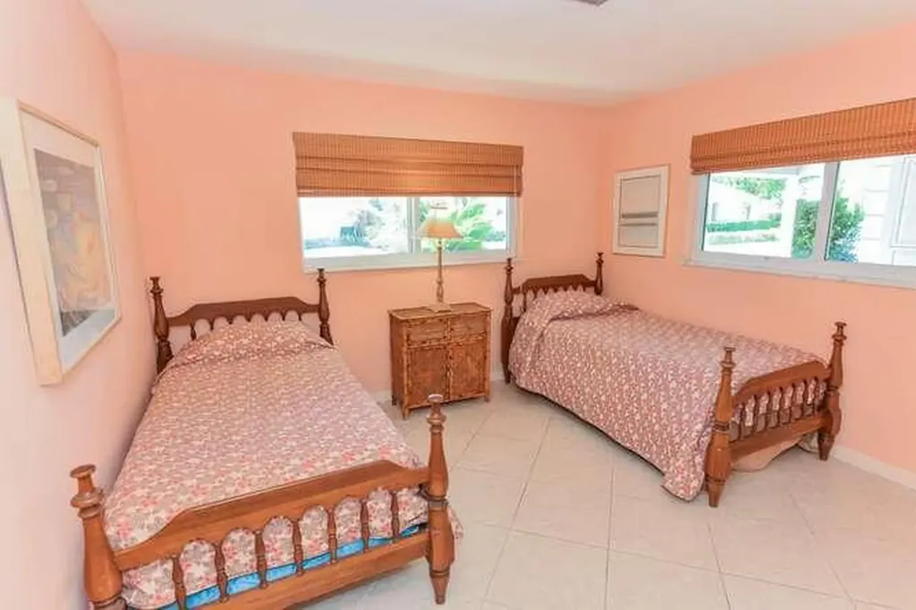 437 French Royale Circle Atlantis FL 33462