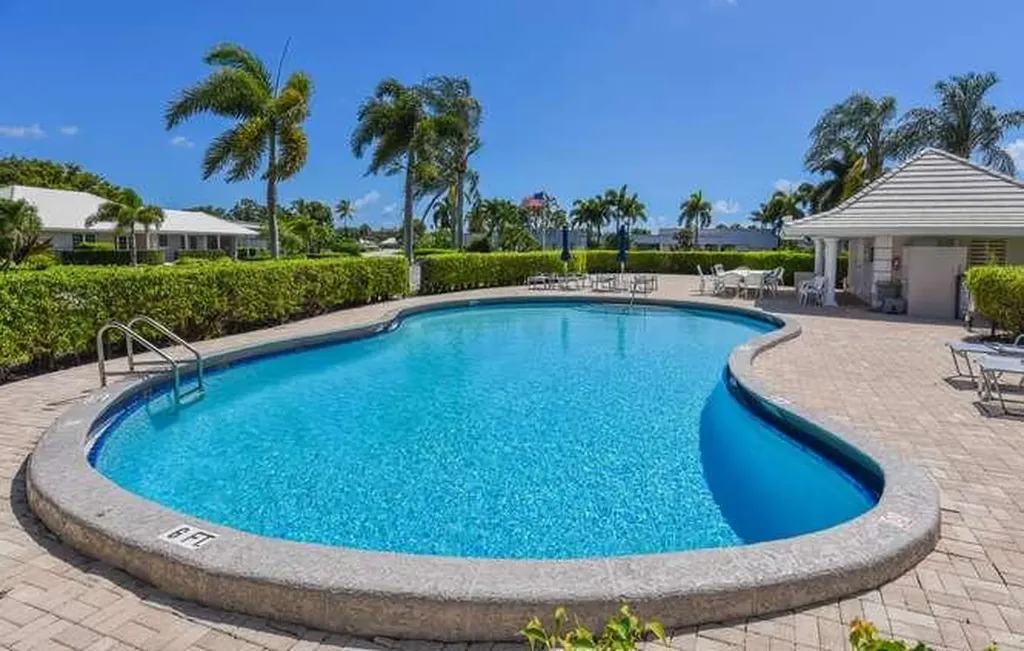 437 French Royale Circle Atlantis FL 33462