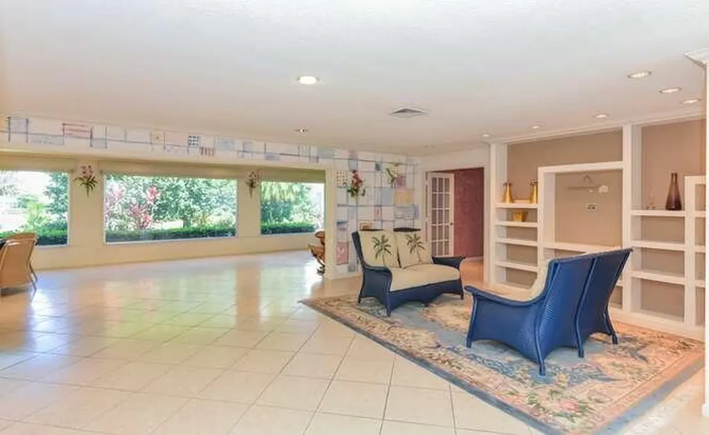 437 French Royale Circle Atlantis FL 33462