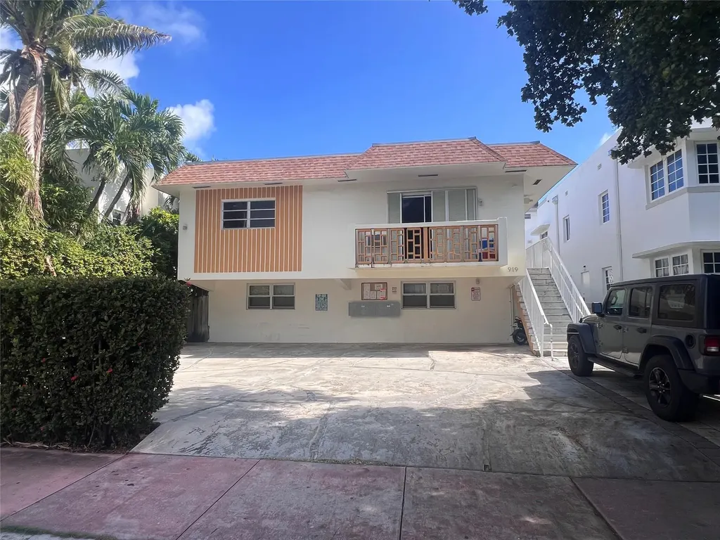 919 Michigan Avenue Miami Beach FL 33139