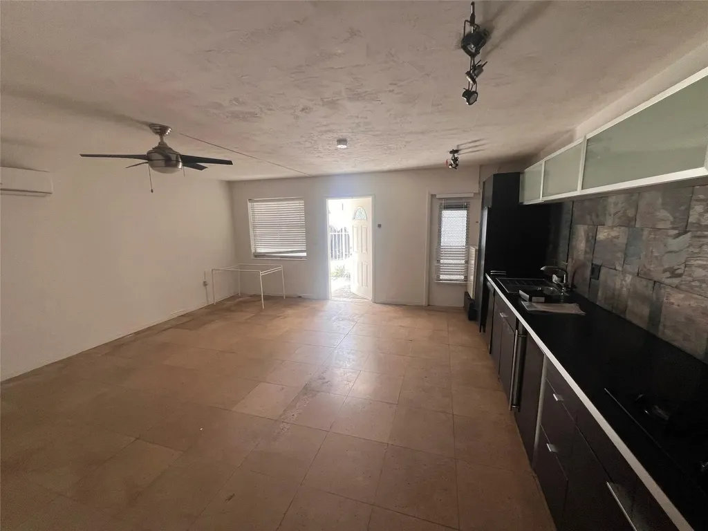 919 Michigan Avenue Miami Beach FL 33139