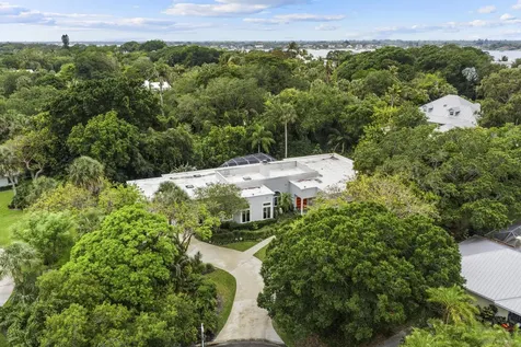 7 Worth Court Sewalls Point FL 34996