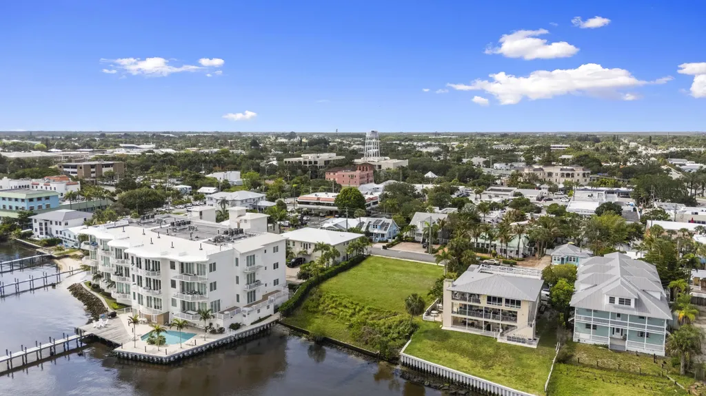 39 SE Seminole Street Stuart FL 34994
