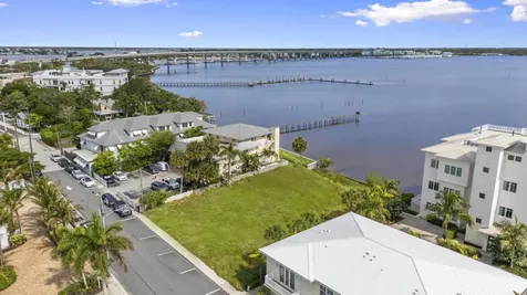 39 SE Seminole Street Stuart FL 34994