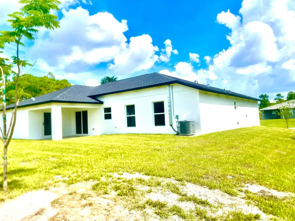1260 SE Larkspur Street Street SE Palm Bay FL 32909