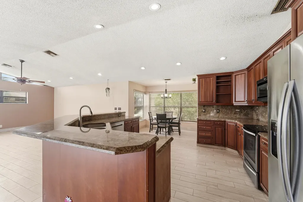 12177 NW 1st Street Coral Springs FL 33071
