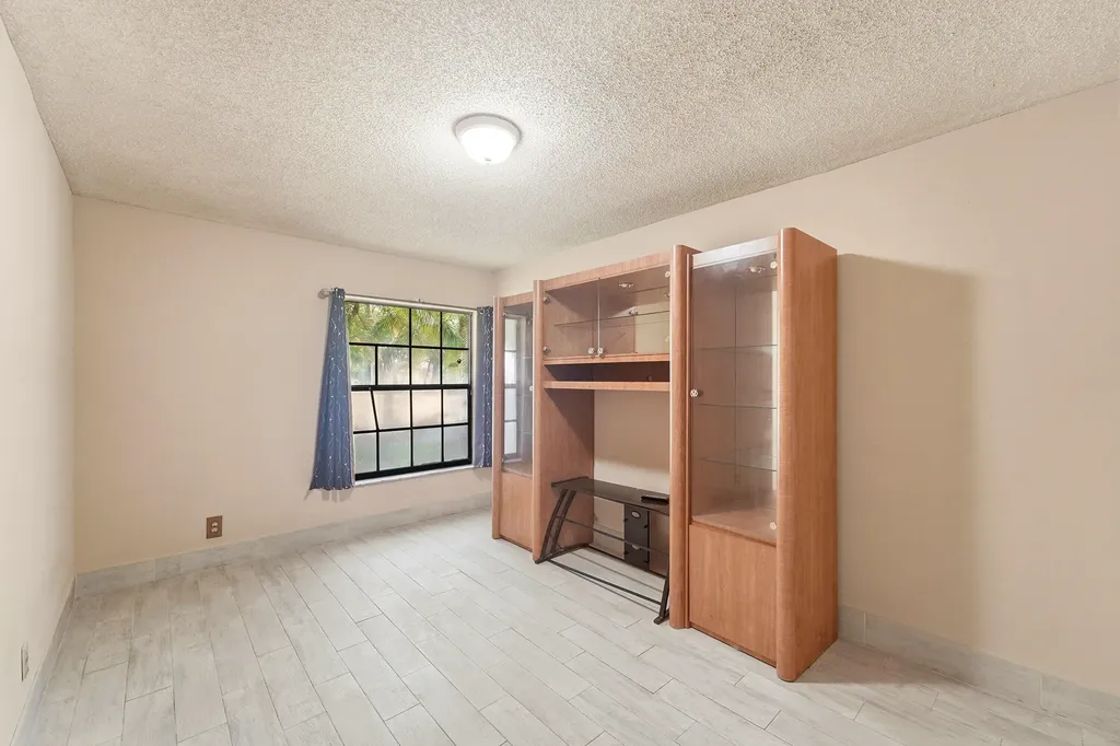 12177 NW 1st Street Coral Springs FL 33071