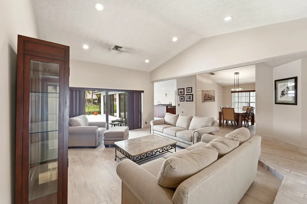 12177 NW 1st Street Coral Springs FL 33071