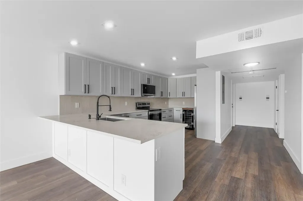 2800 N Palm Aire Drive Pompano Beach FL 33069