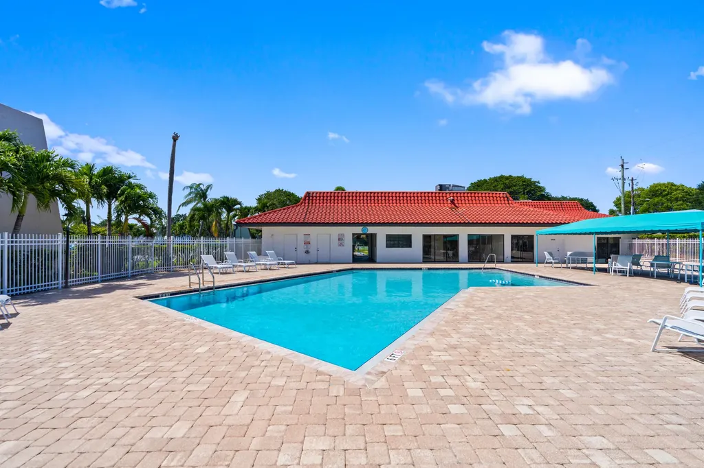 2700 Fiore Way Delray Beach FL 33445