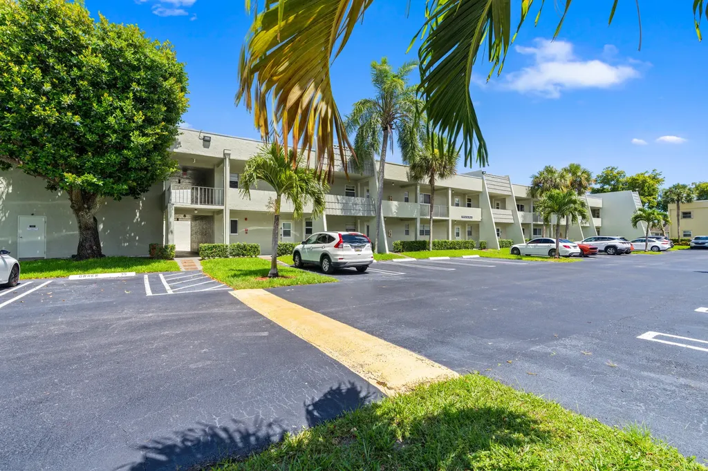 2700 Fiore Way Delray Beach FL 33445