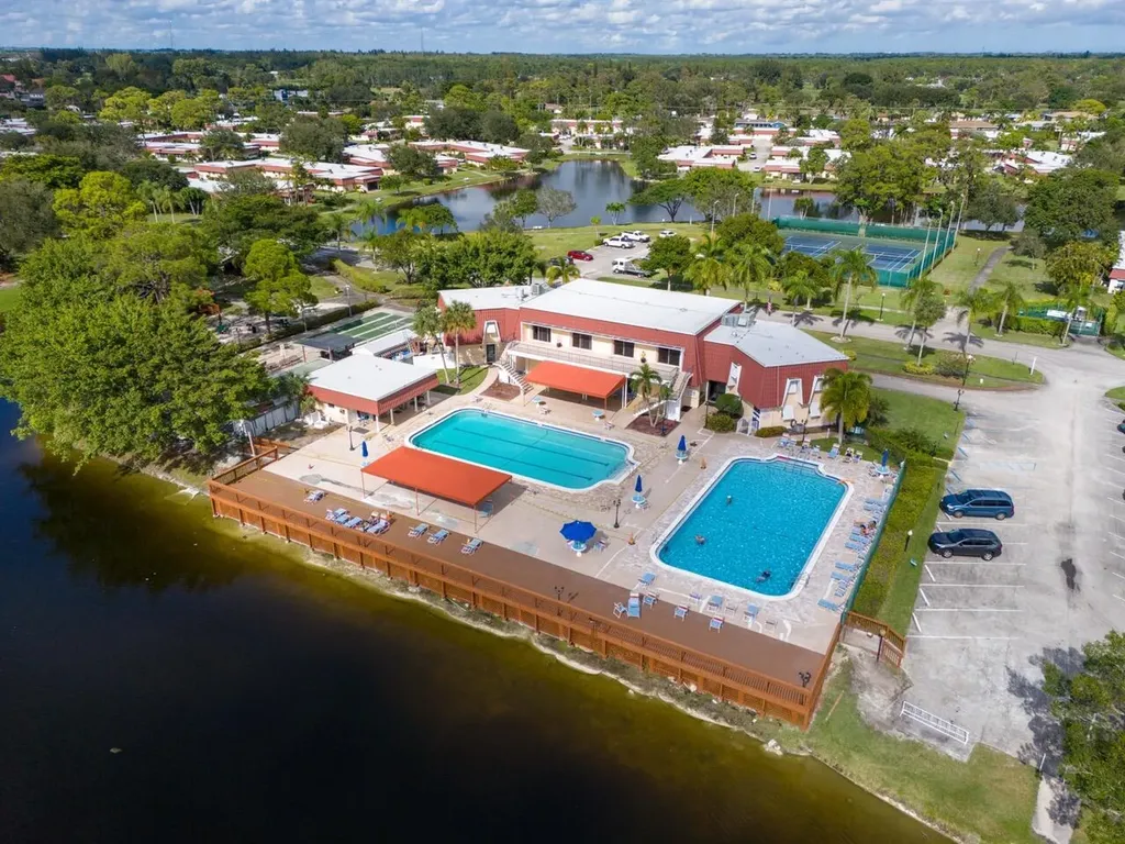 737 Nantucket Circle Lake Worth FL 33467
