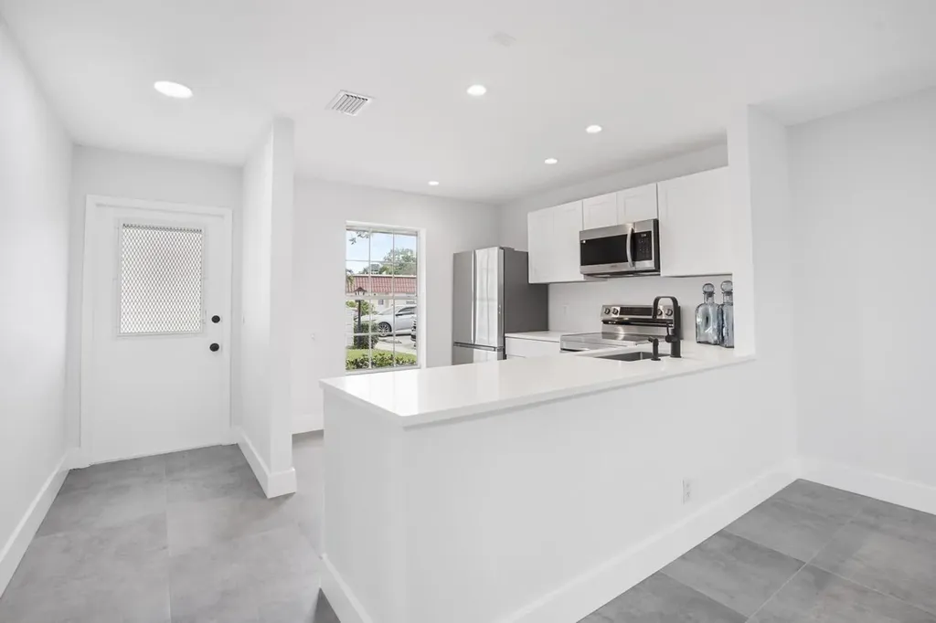 737 Nantucket Circle Lake Worth FL 33467