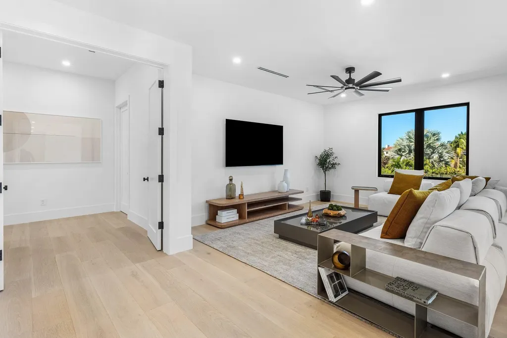 435 NE 15th Terrace Boca Raton FL 33432