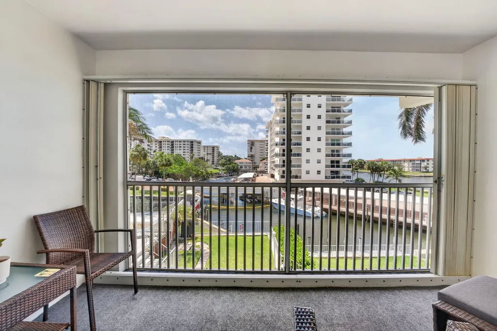 1166 Hillsboro Hillsboro Beach FL 33062