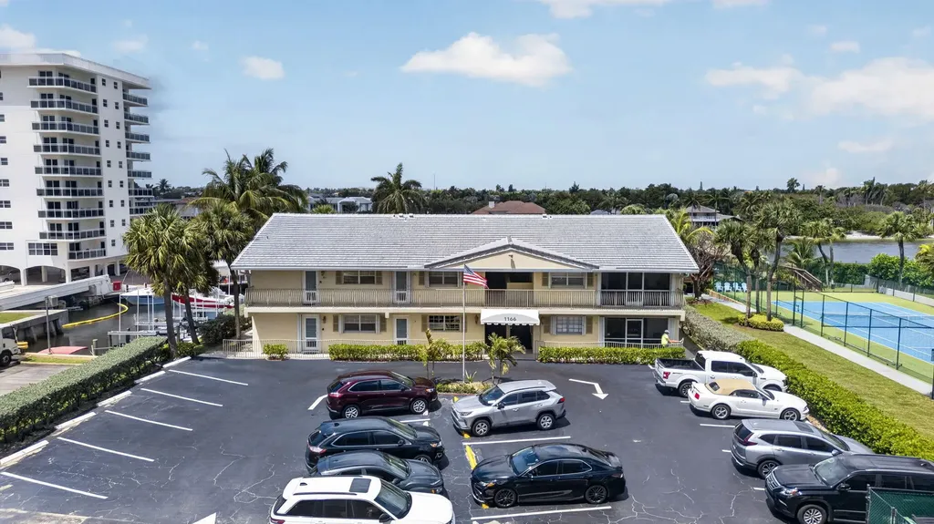 1166 Hillsboro Hillsboro Beach FL 33062