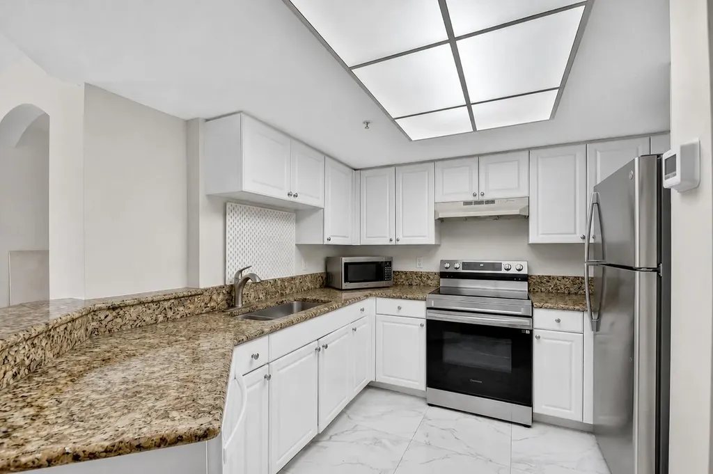 600 Crestwood Court N Royal Palm Beach FL 33411