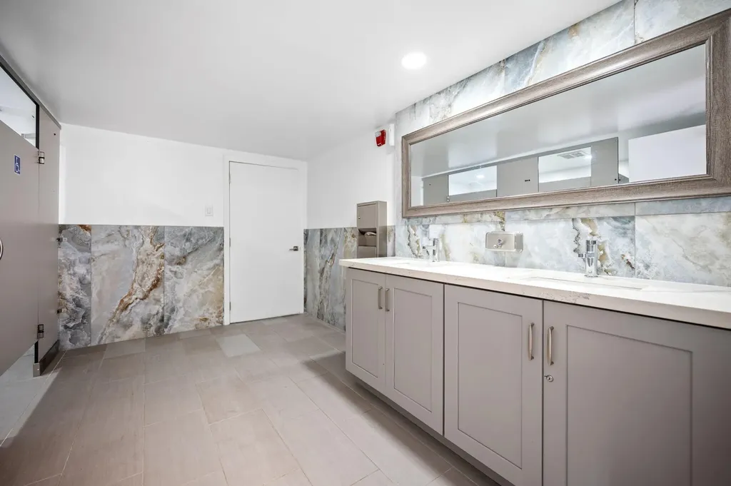 2001 N Ocean Boulevard Fort Lauderdale FL 33305