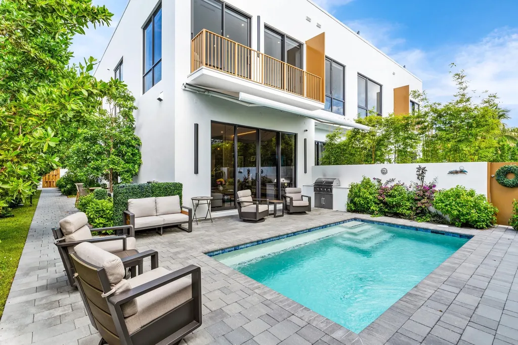 917 NE 8th Avenue Delray Beach FL 33483