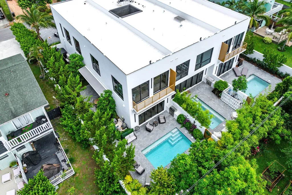 917 NE 8th Avenue Delray Beach FL 33483