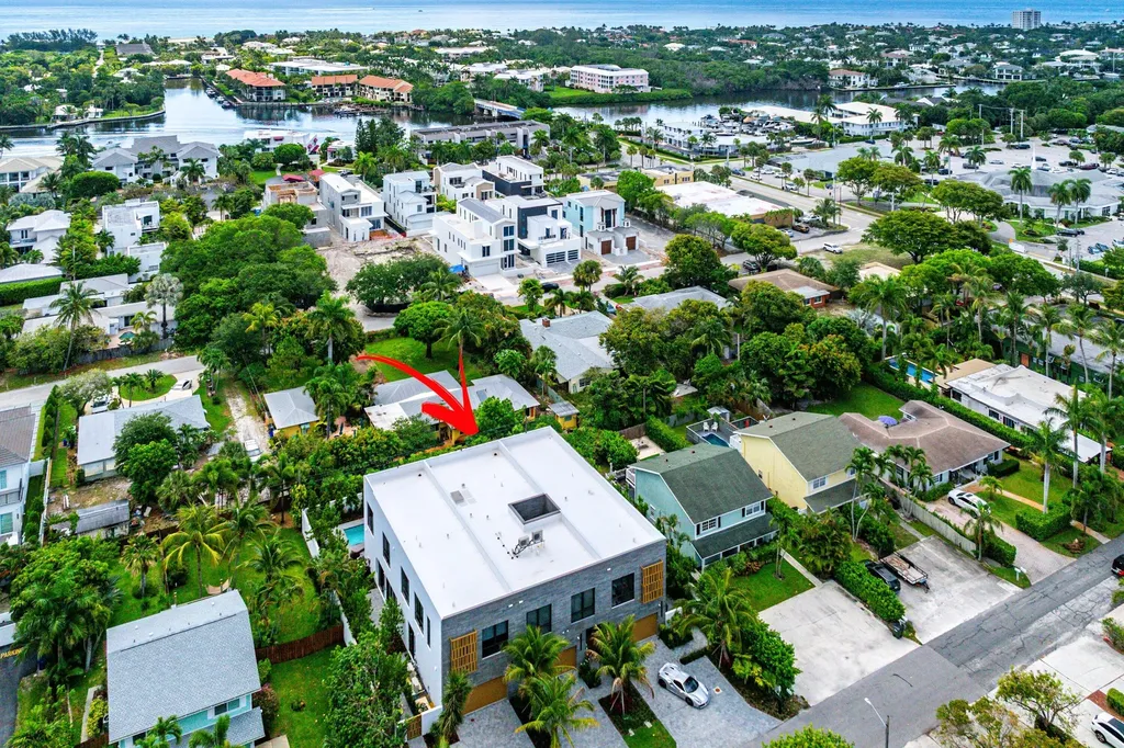 917 NE 8th Avenue Delray Beach FL 33483
