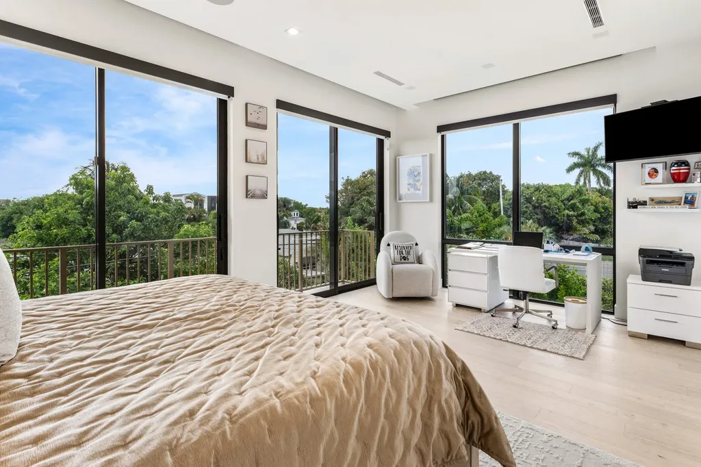 917 NE 8th Avenue Delray Beach FL 33483