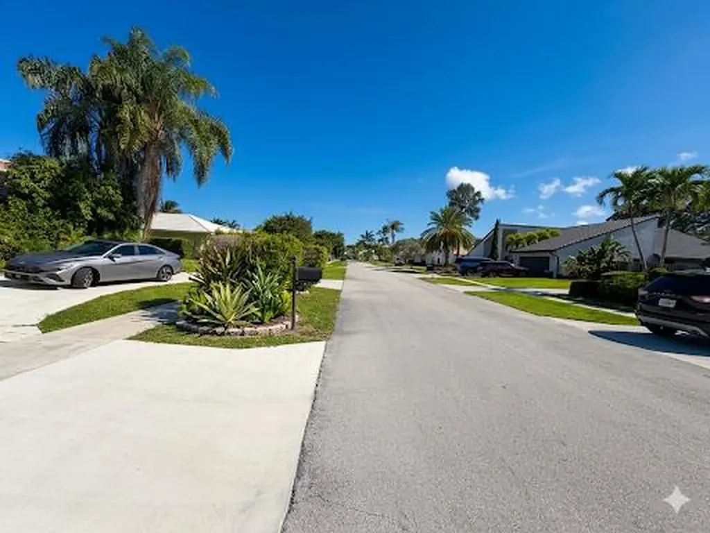 2554 SW 23rd Cranbrook Drive Boynton Beach FL 33436