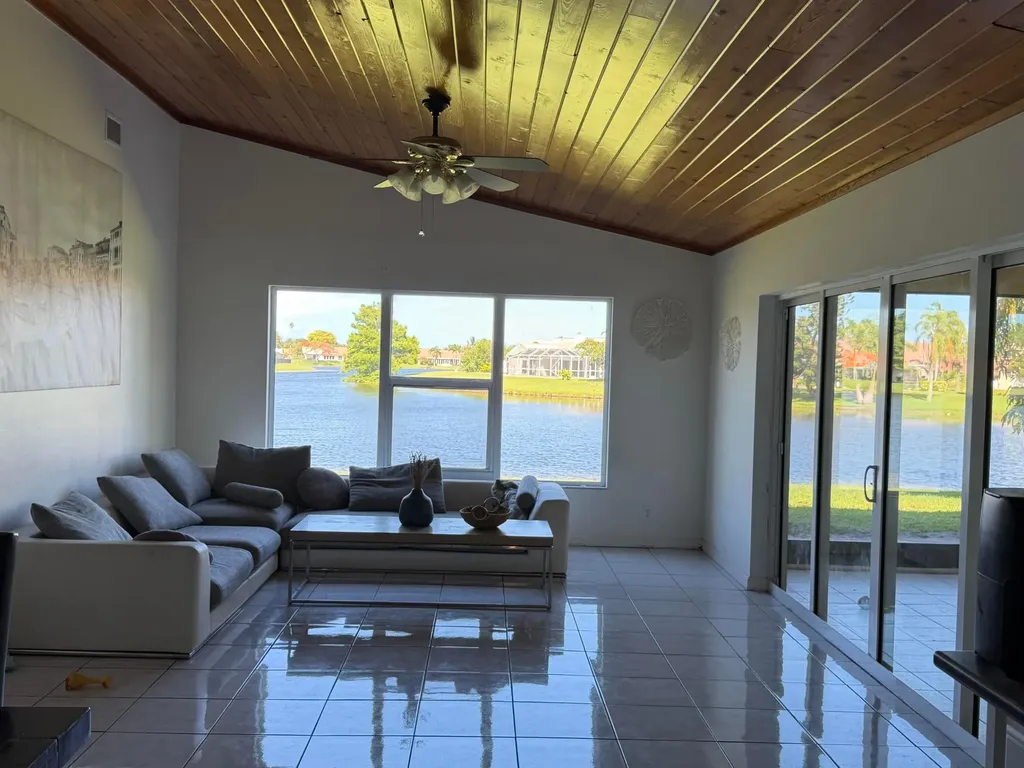 2554 SW 23rd Cranbrook Drive Boynton Beach FL 33436