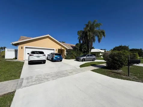 2554 SW 23rd Cranbrook Drive Boynton Beach FL 33436