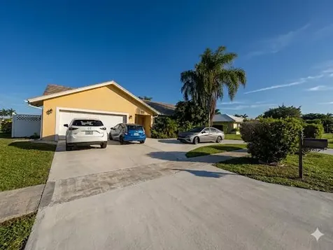 2554 SW 23rd Cranbrook Drive Boynton Beach FL 33436