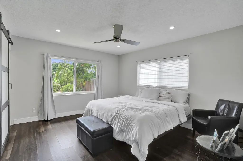 3560 Lloyd Drive Oakland Park FL 33309