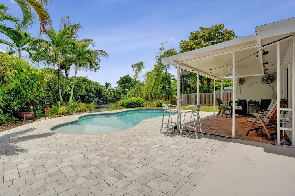3560 Lloyd Drive Oakland Park FL 33309